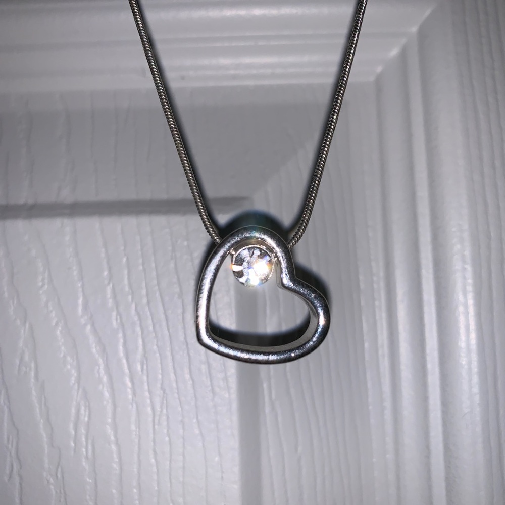 Claire’s silver heart and gem necklace